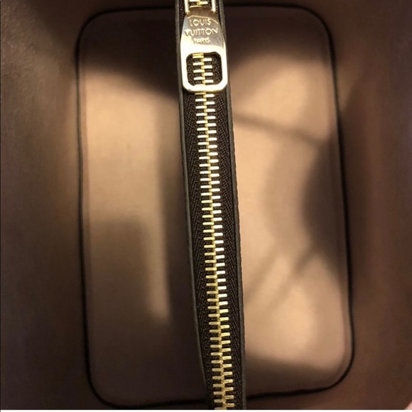 Louis Vuitton Neo’Noe’ bucket purse with Louis Vuitton Joseph Wallet ❤️ - Picture 4 of 6